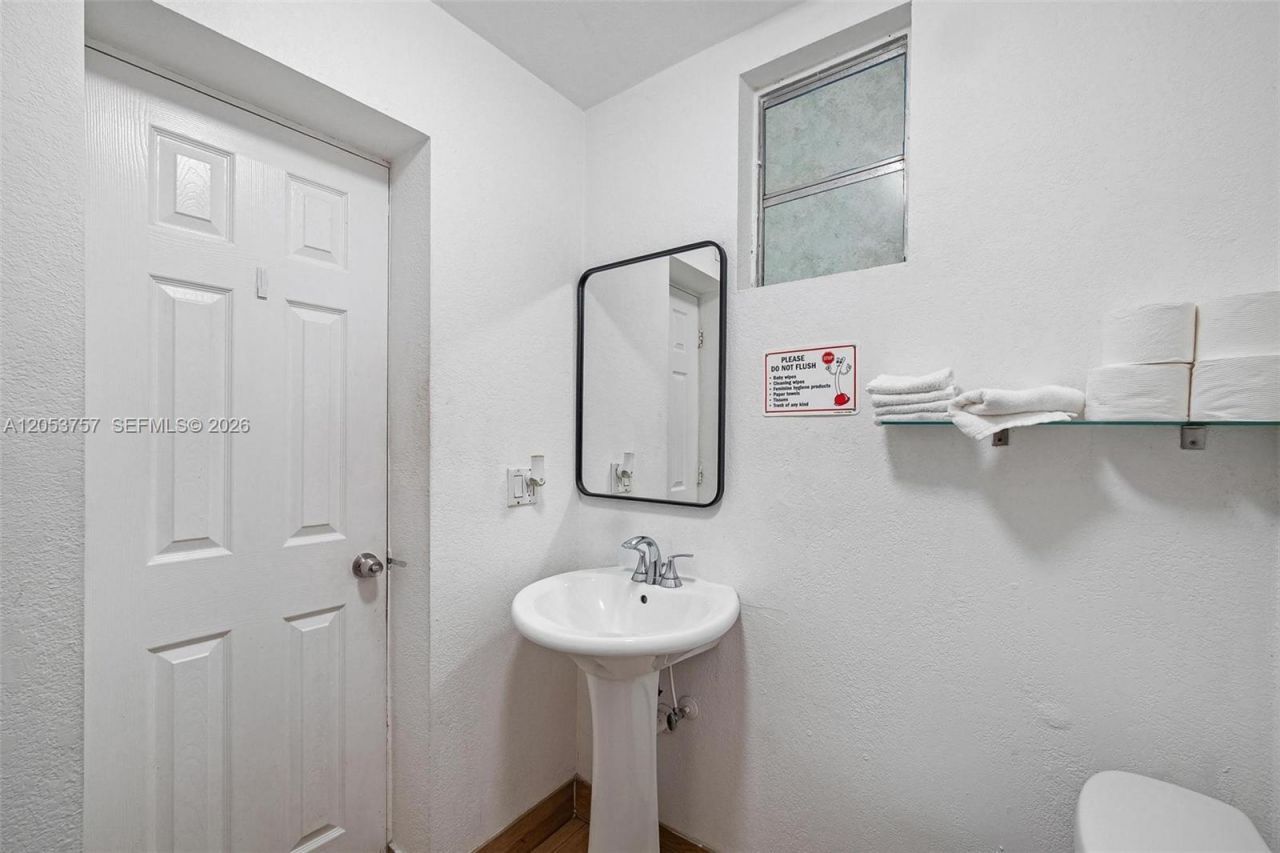 3629 SW 12th St , Unit B, Miami, FL 33135 Photo