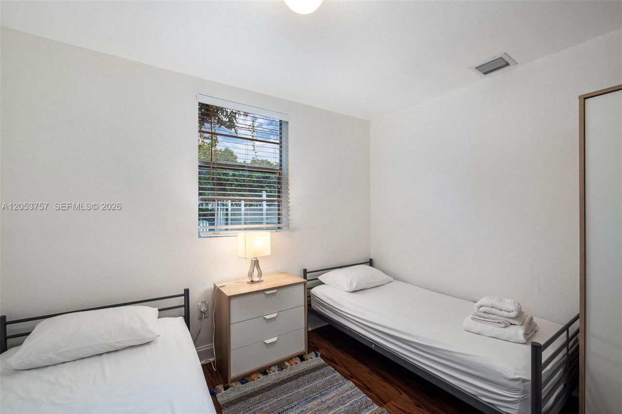 3629 SW 12th St , Unit B, Miami, FL 33135 Photo
