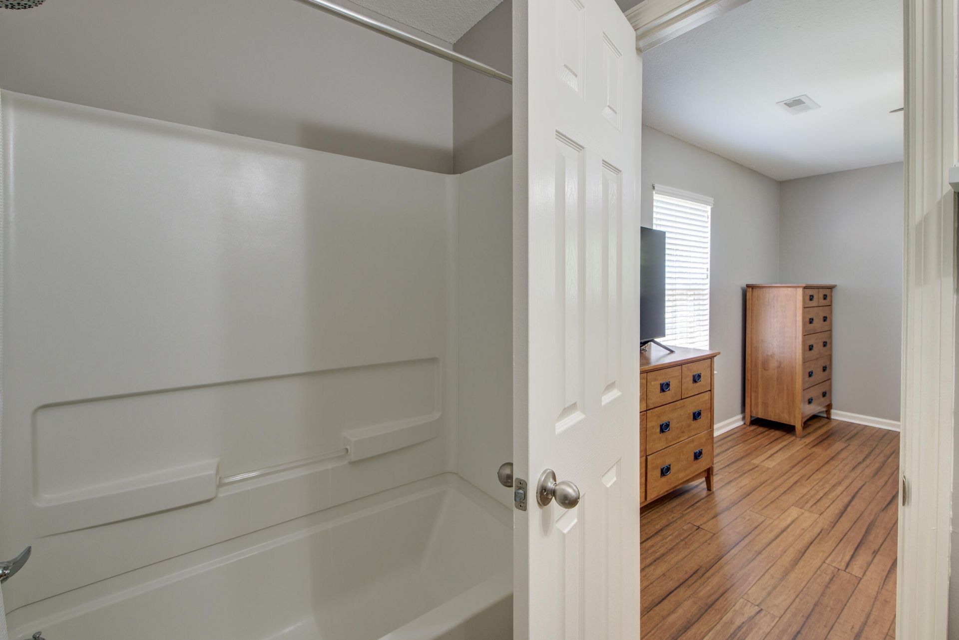4134 River Road Photo 14