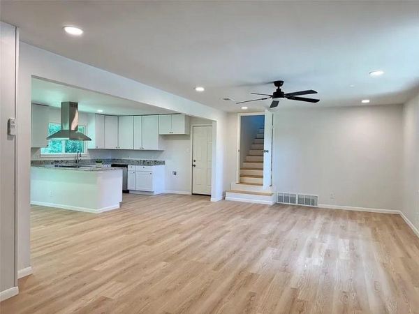 1421 S Scullin Avenue , Denison, TX 75020