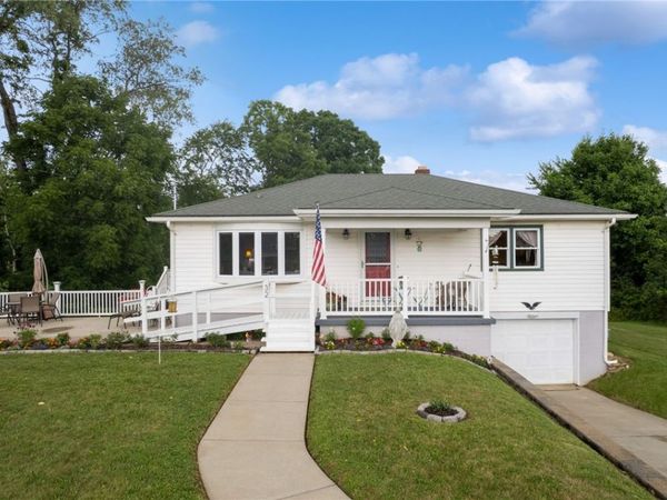 32 John Dr , Burgettstown, PA 15021