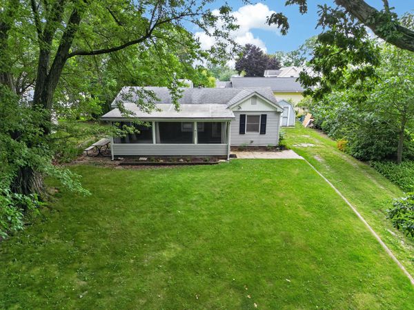 6351 S State Road 10 , Knox, IN 46534