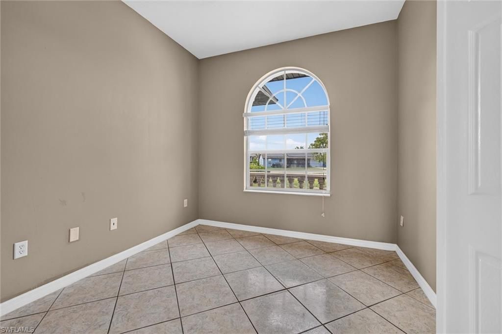 8044 San Carlos Blvd, Fort Myers, FL 33967 Photo