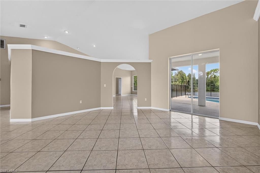 8044 San Carlos Blvd, Fort Myers, FL 33967 Photo