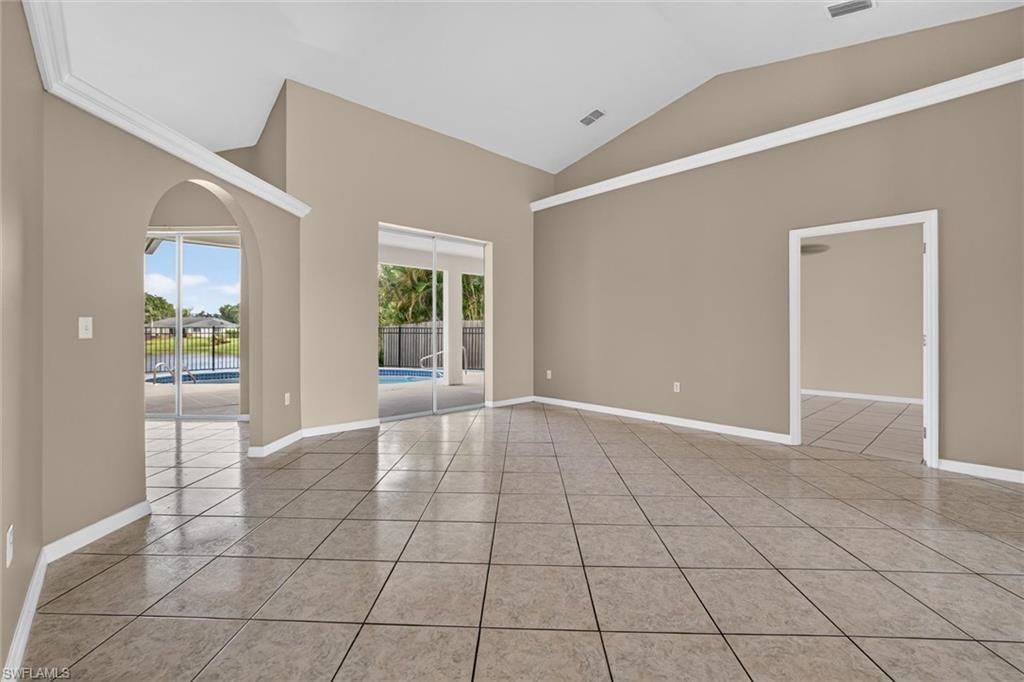 8044 San Carlos Blvd, Fort Myers, FL 33967 Photo
