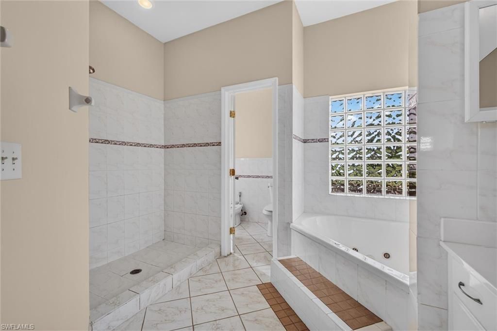 8044 San Carlos Blvd, Fort Myers, FL 33967 Photo