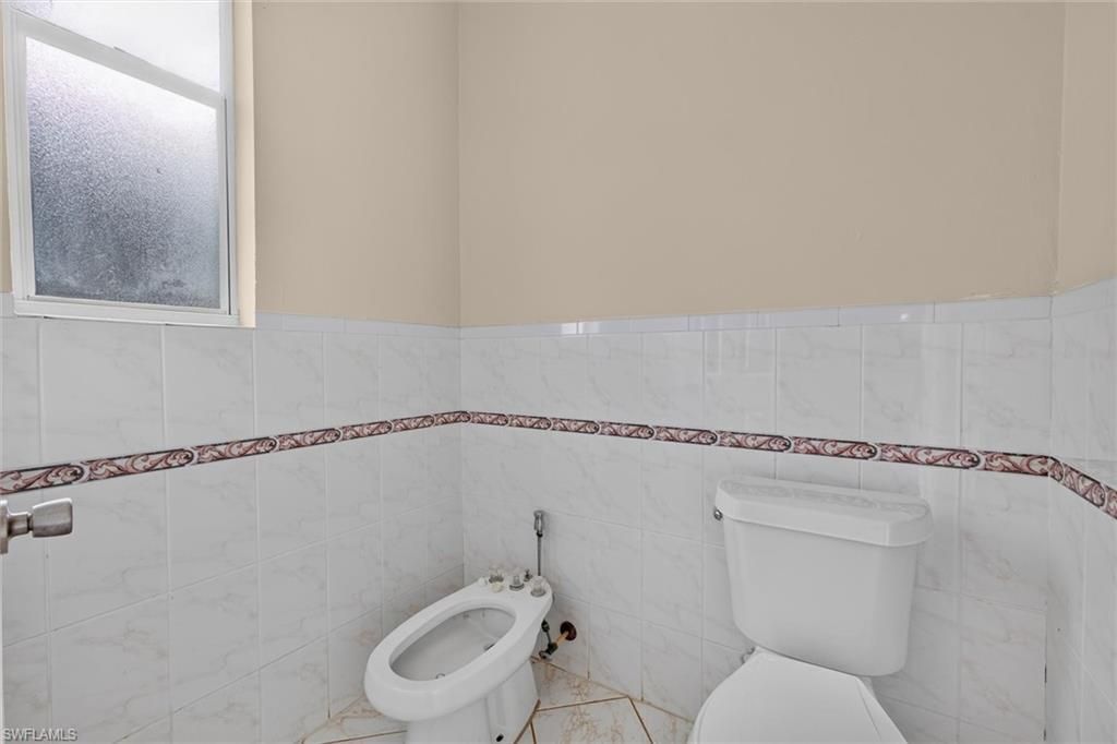 8044 San Carlos Blvd, Fort Myers, FL 33967 Photo