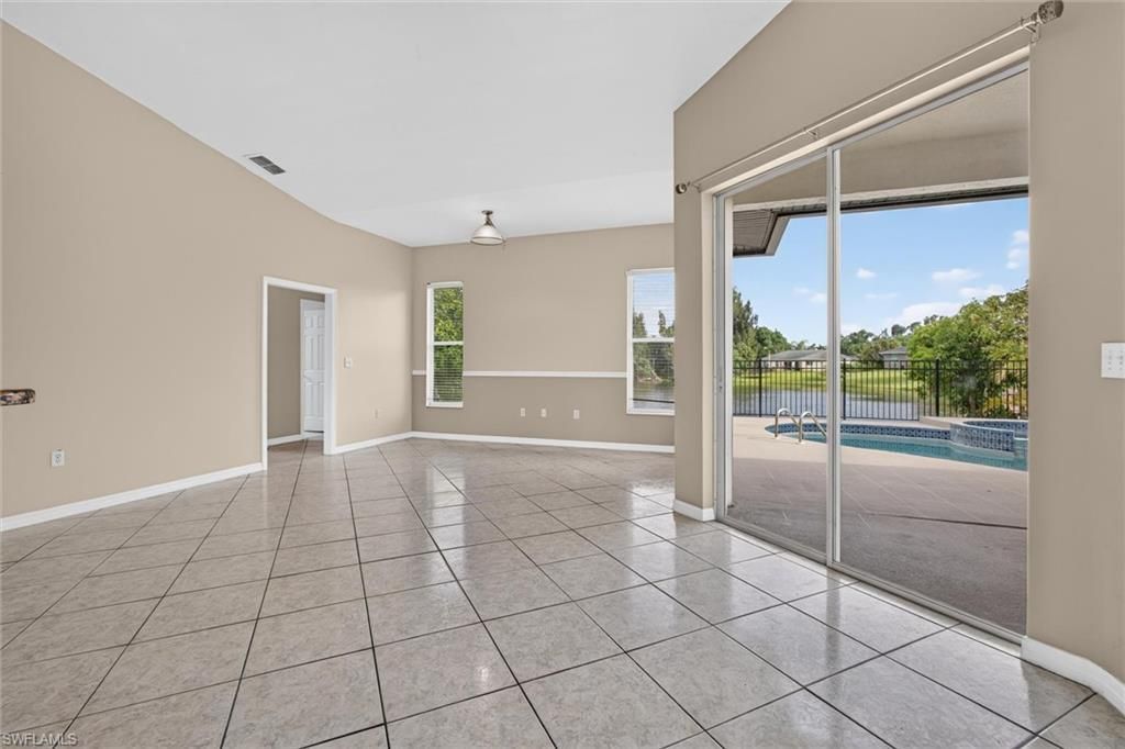 8044 San Carlos Blvd, Fort Myers, FL 33967 Photo
