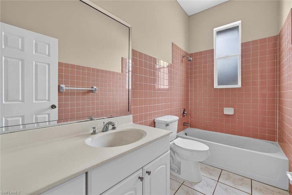 8044 San Carlos Blvd, Fort Myers, FL 33967 Photo