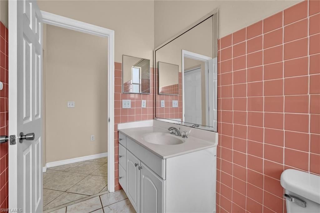 8044 San Carlos Blvd, Fort Myers, FL 33967 Photo