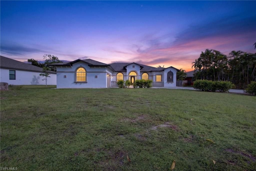 8044 San Carlos Blvd, Fort Myers, FL 33967 Photo