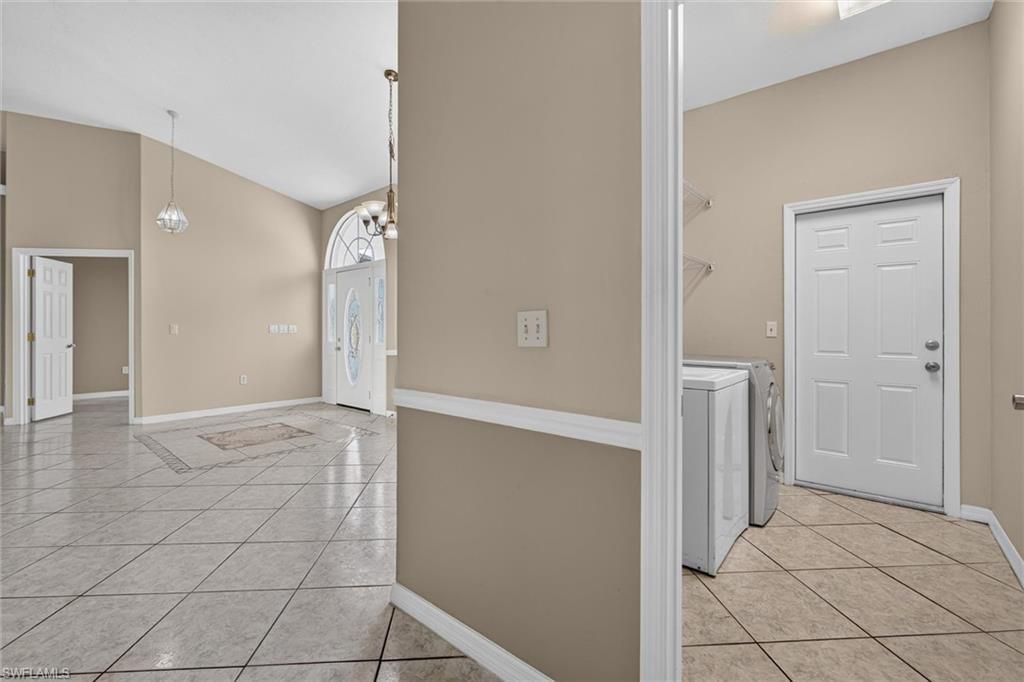 8044 San Carlos Blvd, Fort Myers, FL 33967 Photo