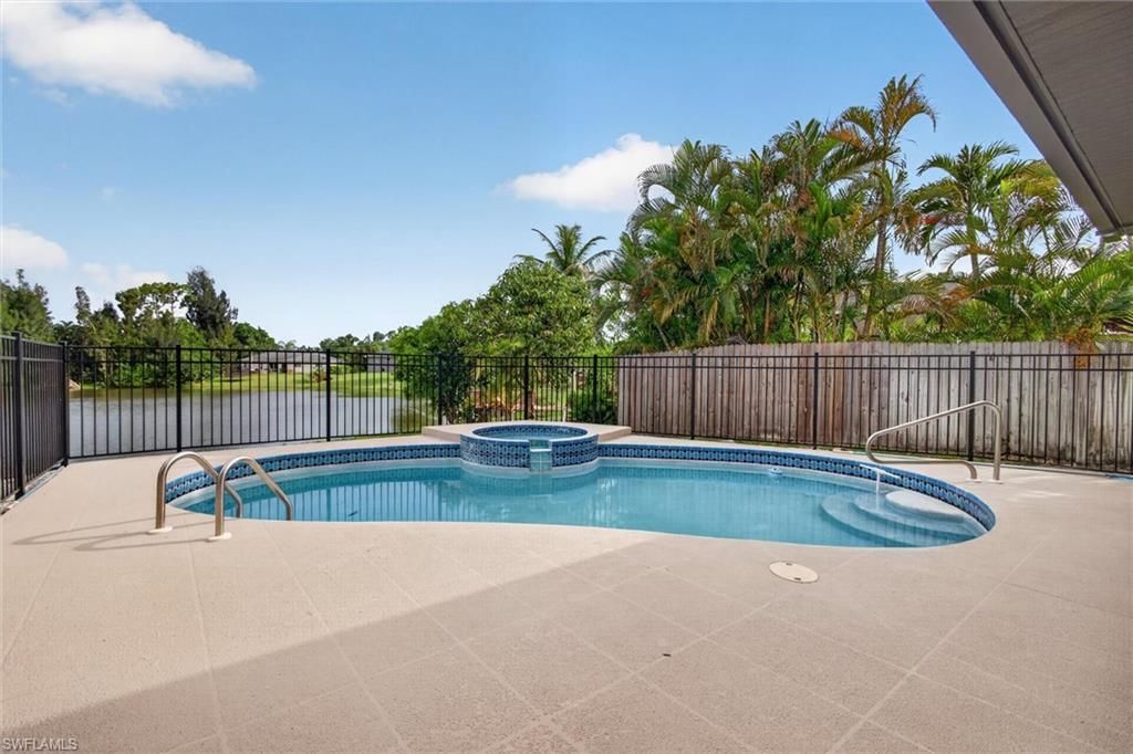 8044 San Carlos Blvd, Fort Myers, FL 33967 Photo