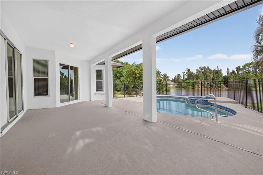 8044 San Carlos Blvd, Fort Myers, FL 33967 Photo