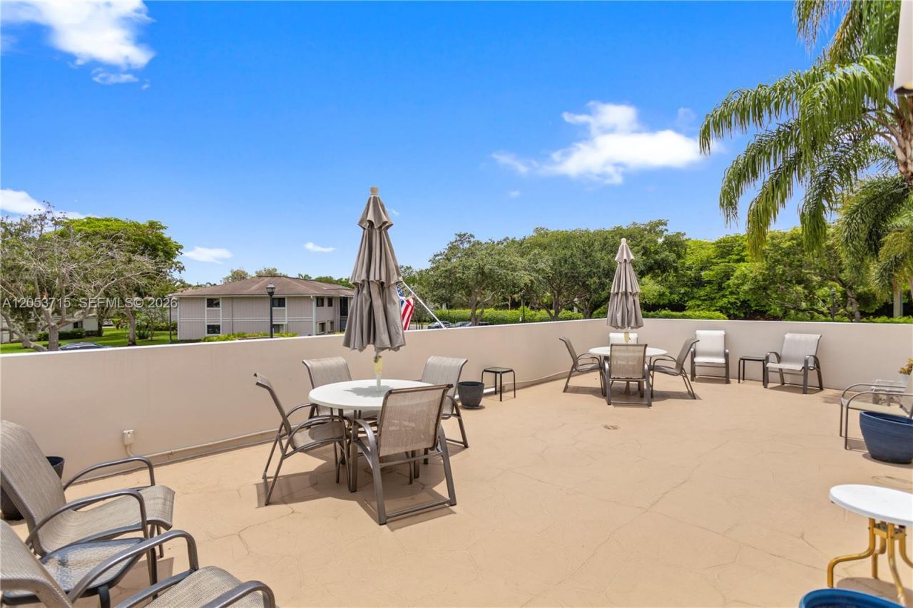 10830 W Clairmont Cir , Unit 206, Tamarac, FL 33321 Photo