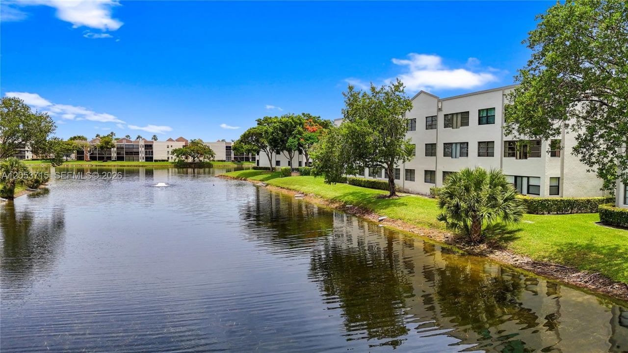 10830 W Clairmont Cir , Unit 206, Tamarac, FL 33321 Photo