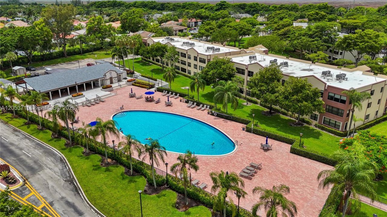 10830 W Clairmont Cir , Unit 206, Tamarac, FL 33321 Photo