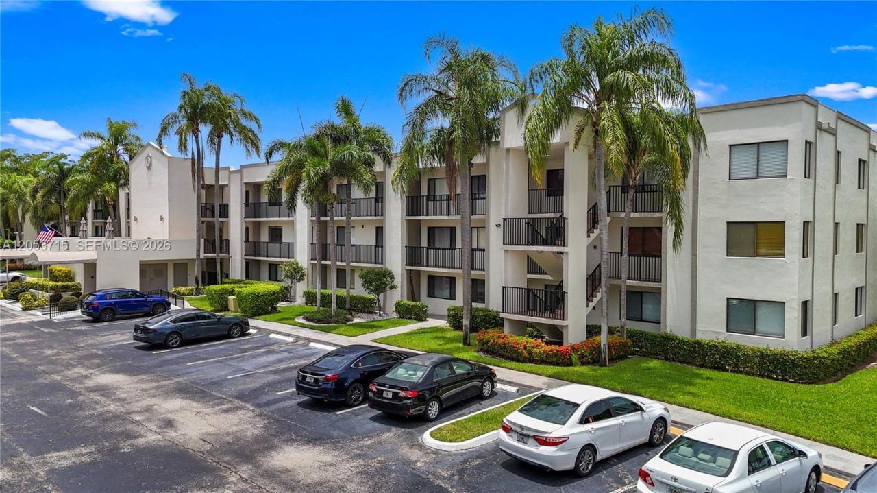 10830 W Clairmont Cir , Unit 206, Tamarac, FL 33321 Photo