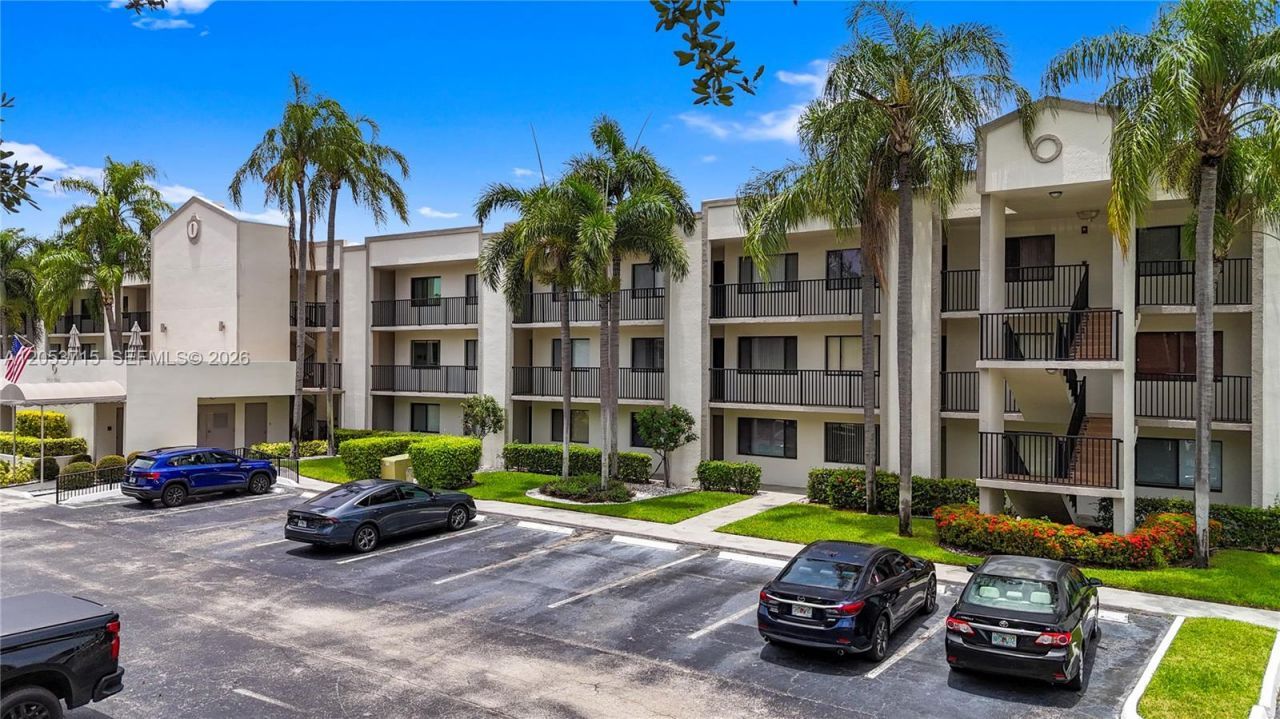 10830 W Clairmont Cir , Unit 206, Tamarac, FL 33321 Photo