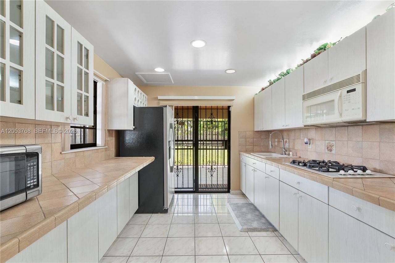 601 E 22nd St, Unit 601, Hialeah, FL 33013 Photo