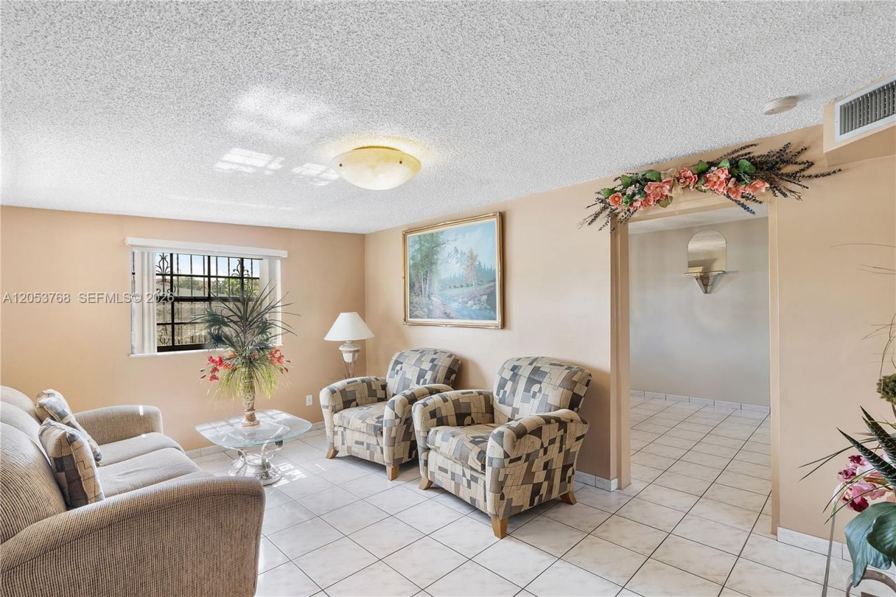 601 E 22nd St, Unit 601, Hialeah, FL 33013 Photo