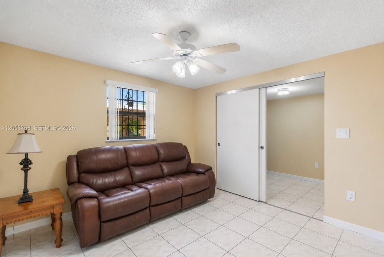 601 E 22nd St, Unit 601, Hialeah, FL 33013 Photo