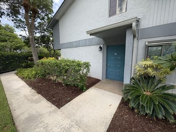 2753 S OAKLAND FOREST Drive, Unit 102, Oakland Park, FL 33309