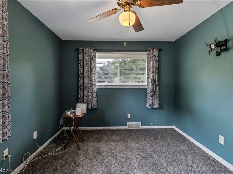 18002 Merece Drive, Brook Park, OH 44142 Photo 8