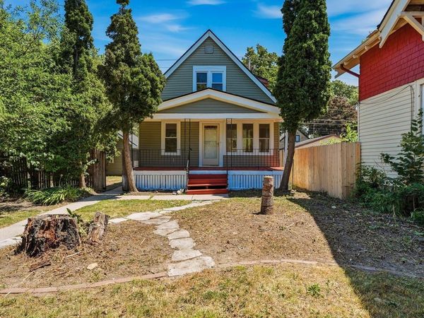 2118 S 68th STREET, West Allis, WI 53219
