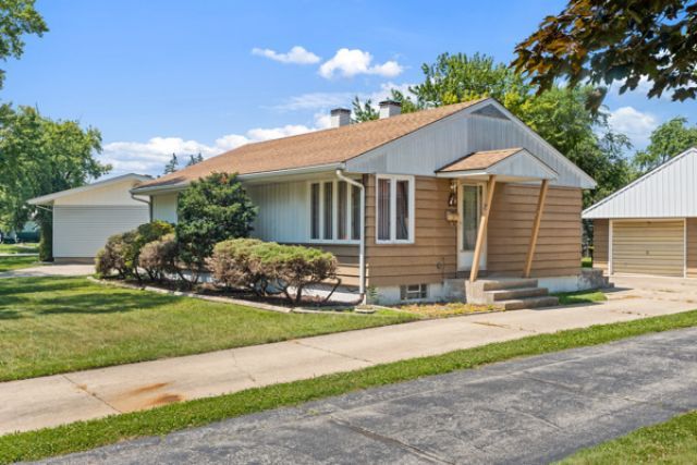 99 Indianwood Drive , Thornton, IL 60476
