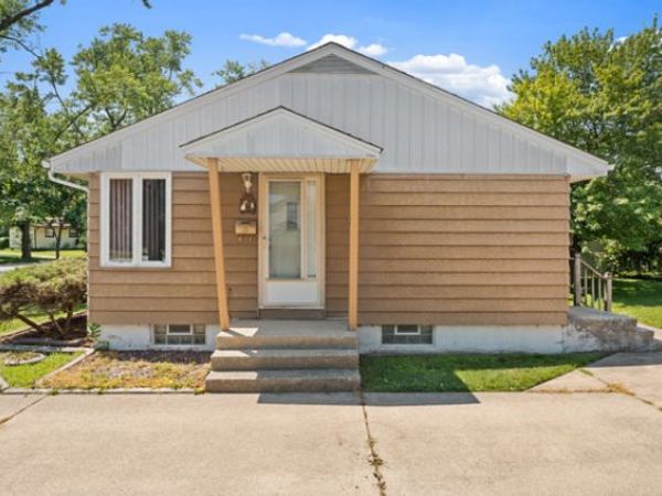 99 Indianwood Drive , Thornton, IL 60476
