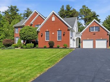 5 Kingfisher Court, Orchard Park, NY 14127