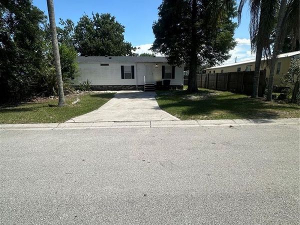 2594 MCINTOSH DRIVE , LAKELAND, FL 33815