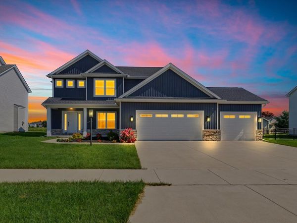 412 Sutton Street , Savoy, IL 61874