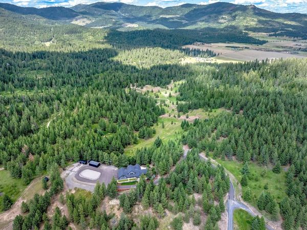 14815 S Starr Rd, Rockford, WA 99030