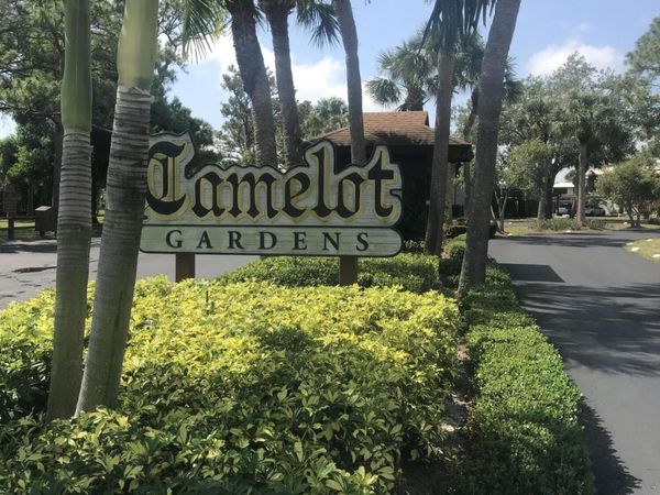 303 SE Castle Court SE, Unit 3-C, Port St. Lucie, FL 34952