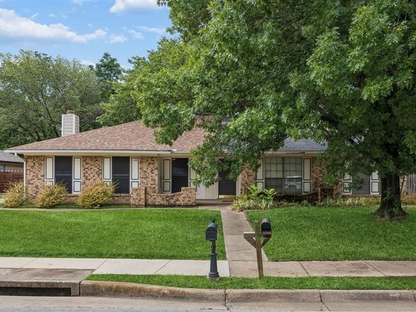 118 E Denton Drive, Euless, TX 76039