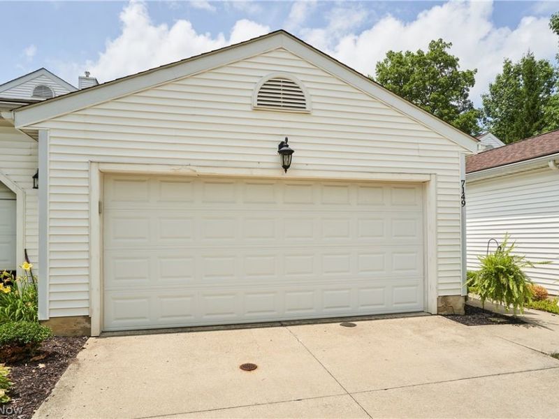 7149 W Cross Creek Trail, Brecksville, OH 44141 Photo 3