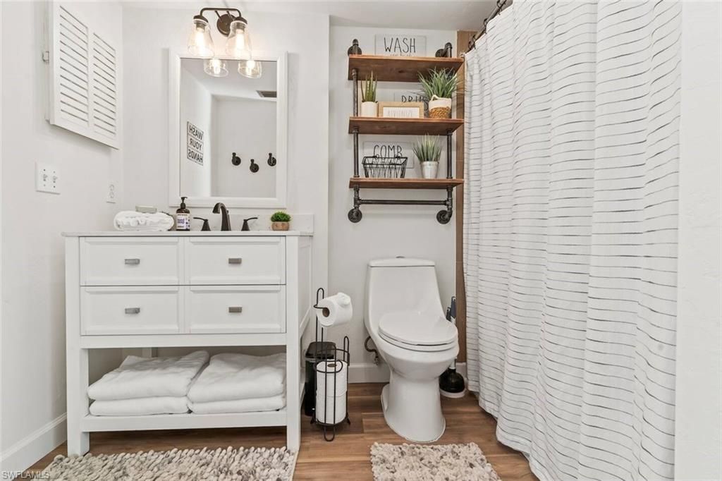 600 Neapolitan Way, Unit 146, Naples, FL 34103 Photo