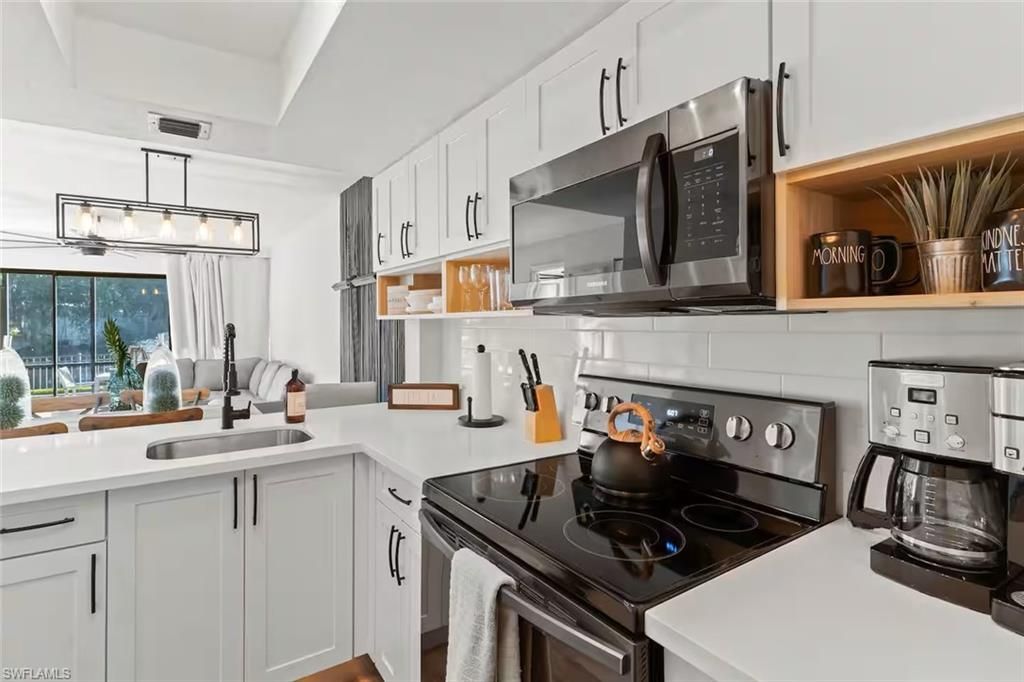 600 Neapolitan Way, Unit 146, Naples, FL 34103 Photo