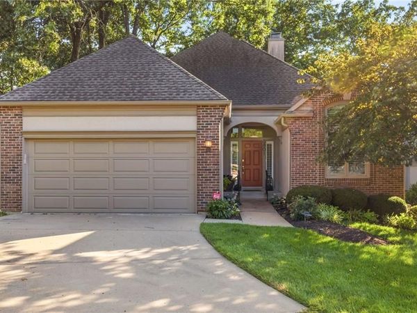 8801 W 142nd Street, Overland Park, KS 66221