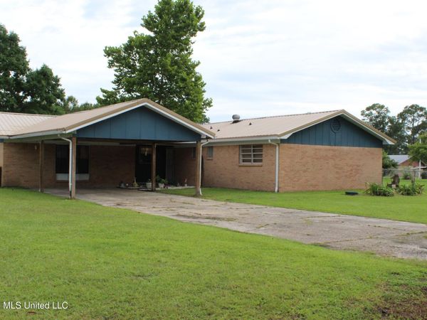 8517 Greenfields Road, Moss Point, MS 39562