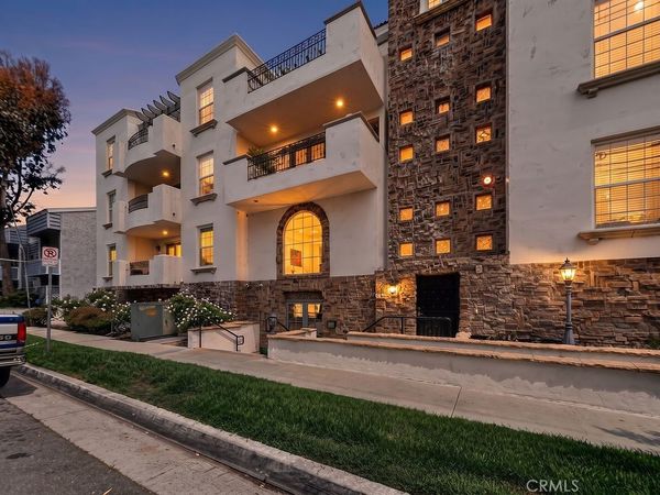 12407 Moorpark Street, Unit 104, Studio City, CA 91604