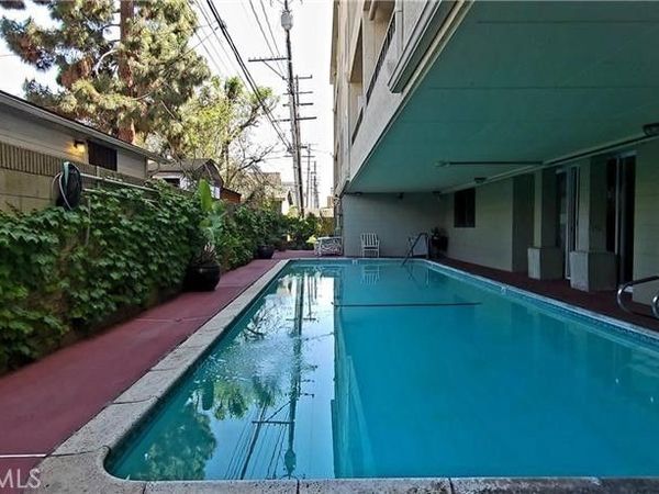 420 Redondo Avenue, Long Beach, CA 90814