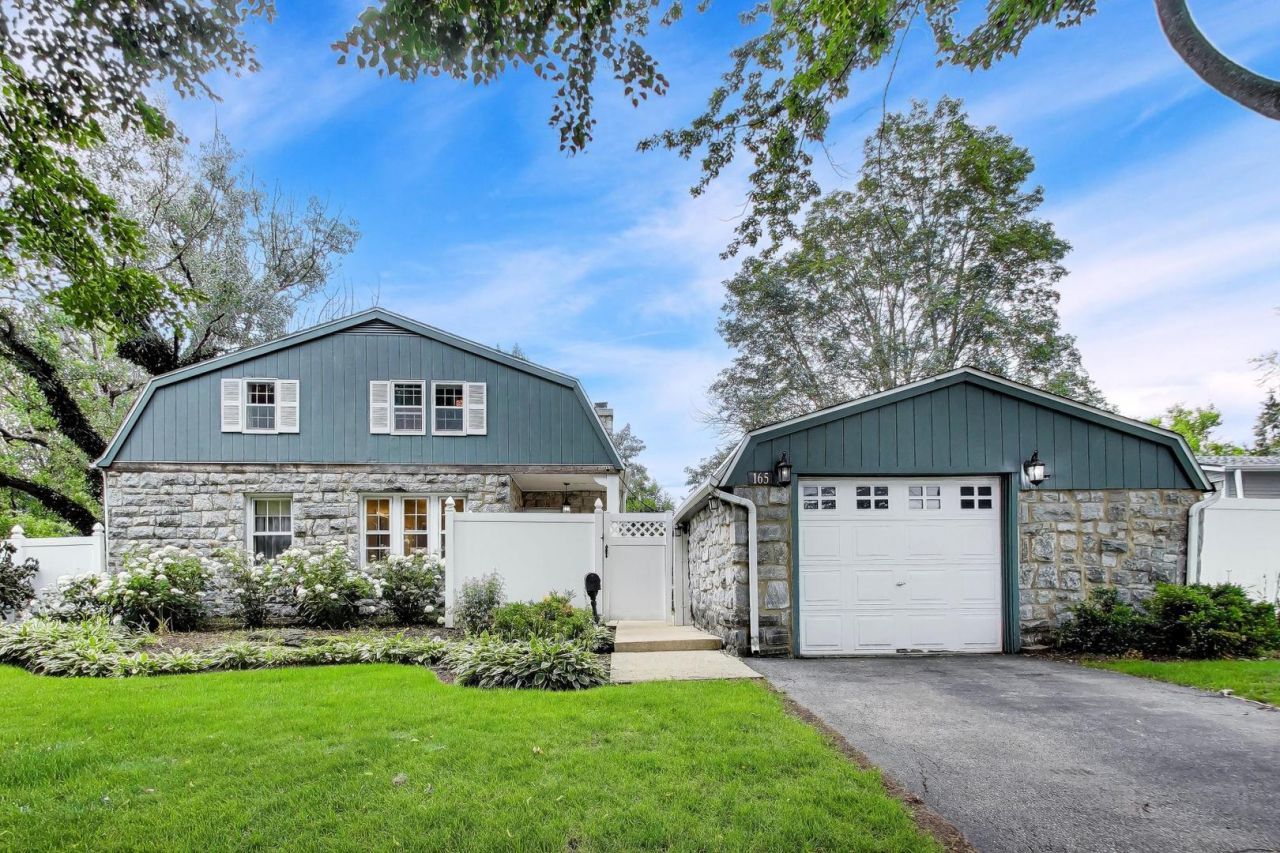 165 S Maple Street , Palatine, IL 60067