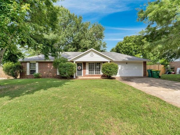 227 N Samuel Place , Farmington, AR 72730