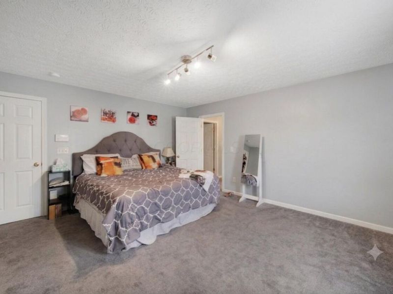 943 Sandrock Avenue, Reynoldsburg, OH 43068 Photo 12