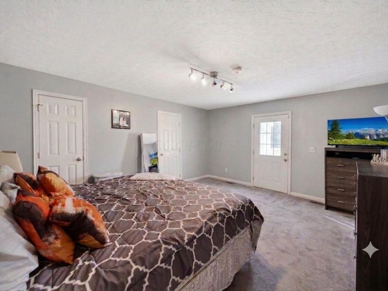 943 Sandrock Avenue, Reynoldsburg, OH 43068 Photo 13