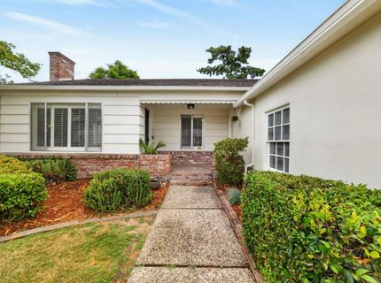 5836 Raymond Way, Sacramento, CA 95820 Photo