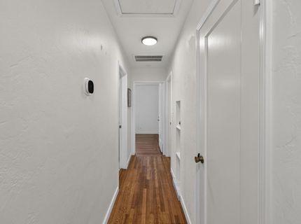 5836 Raymond Way, Sacramento, CA 95820 Photo
